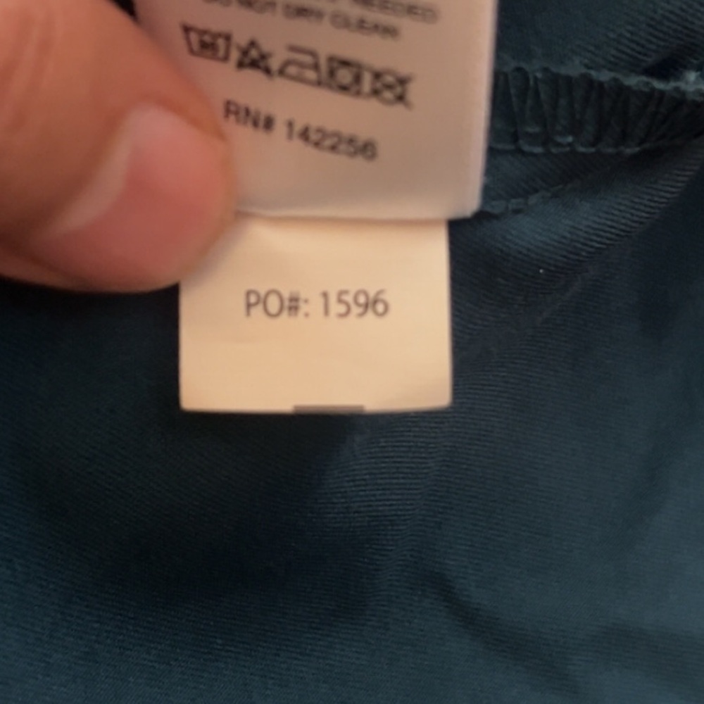 Set (2) Figs Men's Techical Collectiom  Navy Short Sleeve Shirts #L00 - Picture 14 of 14
